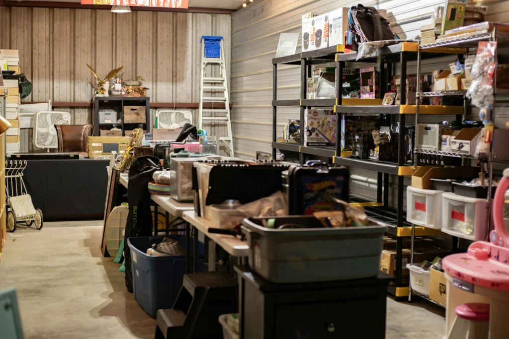 junk removal in fall: tips for seasonal cleanouts oak lawn il — Waste Warriors Junk Removal